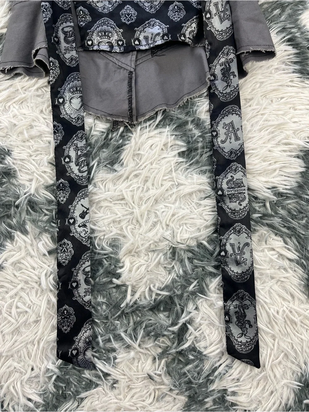 Disney Abby Dawn for Alice in Wonderland Vest Gray Size Kids Small